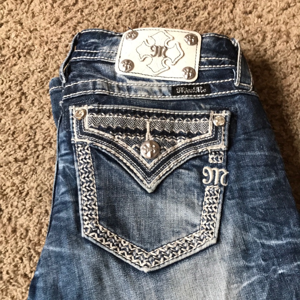 Light wash miss me designer skinny jeans